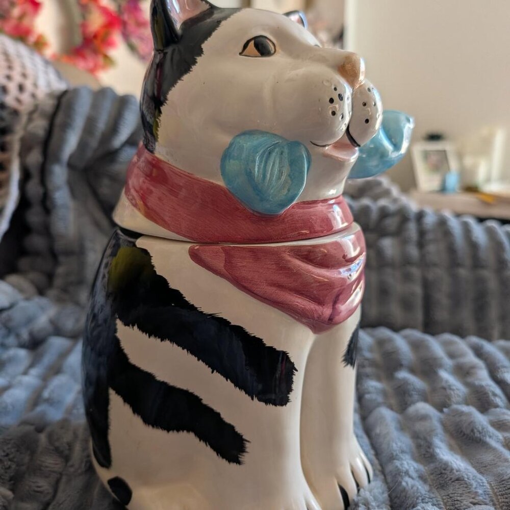 Ceramic cookie jar in the shape of a black and white cat with a fish - Picture 2 of 4
